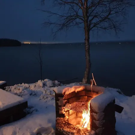 וילה Scandinavian Lakeside
