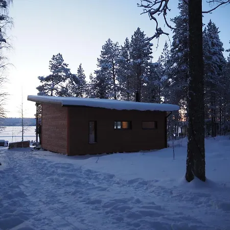Scandinavian Lakeside וילה